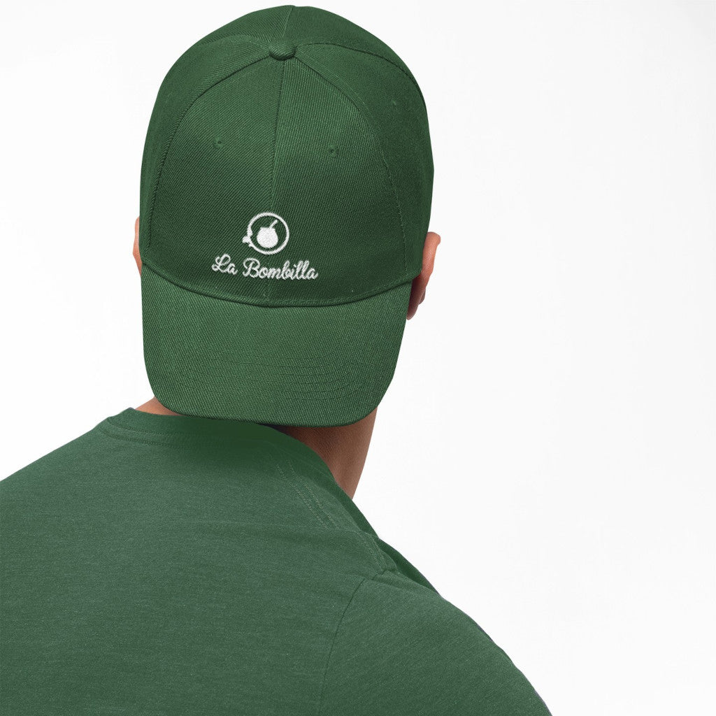 Casquette brodée la bombilla verte portée à l'envers